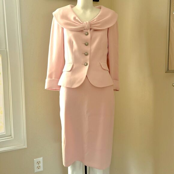 Tahari Jackets & Blazers - TAHARI Womens Pink Textured 2-Piece Skirt Suit Set Pearl Button Blazer